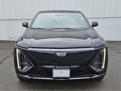 New 2025 Cadillac Lyriq Sport image 8