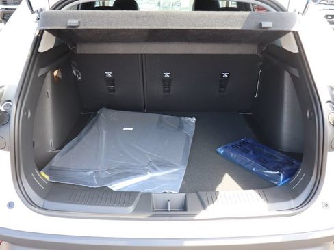 New 2026 Chevrolet Trax LT w/ LT Convenience Package FWD image 21