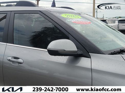 Certified 2025 Kia Seltos X-Line AWD/4WD image 8