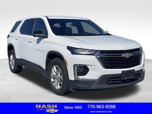 Used 2022 Chevrolet Traverse LS w/ LPO, Floor Liner Package image 1