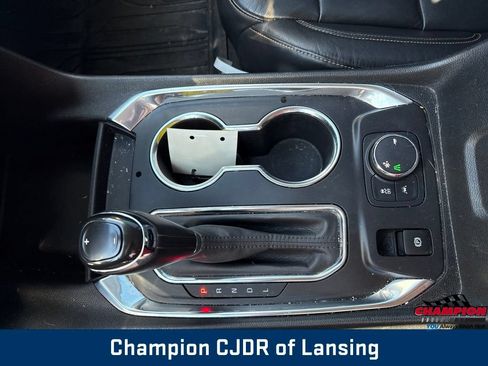 Used 2020 Chevrolet Traverse RS w/ LPO, Floor Liner Package FWD image 34