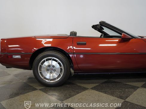 Used 1987 Chevrolet Corvette Convertible RWD image 39