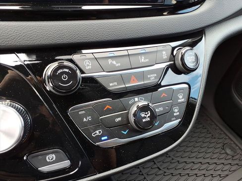 New 2027 Chrysler Pacifica LX FWD image 29