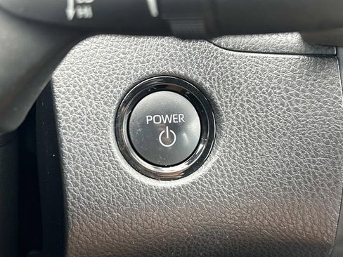 Used 2025 Toyota Camry SE w/ Convenience Package FWD image 28