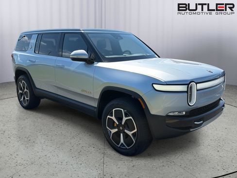 Used 2024 Rivian R1S Adventure Quad AWD/4WD image 8