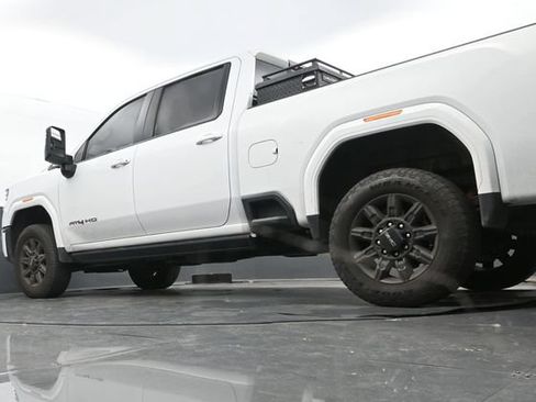 Used 2024 GMC Sierra 2500 AT4 w/ AT4 Premium Plus Package AWD/4WD image 10