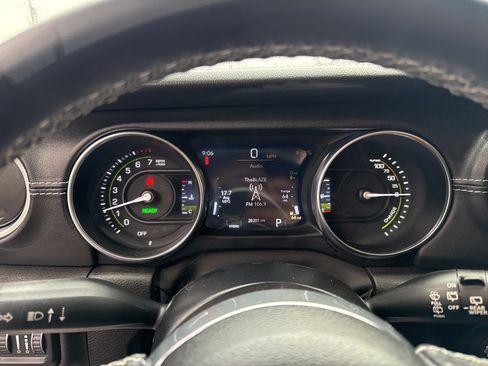 Used 2022 Jeep Wrangler Unlimited Sahara image 22