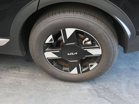 Used 2026 Kia Sportage LX FWD image 12
