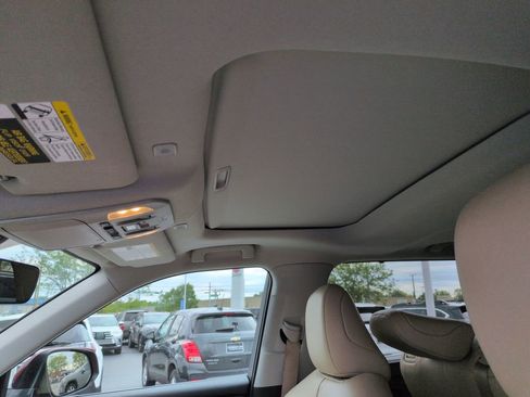 Used 2023 Toyota Highlander XLE AWD/4WD image 21