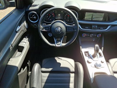 Used 2023 Alfa Romeo Stelvio Veloce AWD/4WD image 11