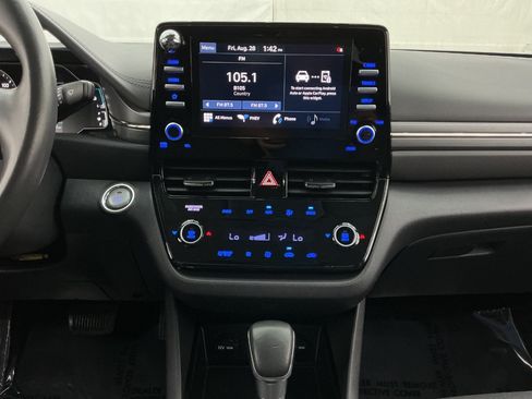 Used 2021 Hyundai Ioniq SE FWD image 29