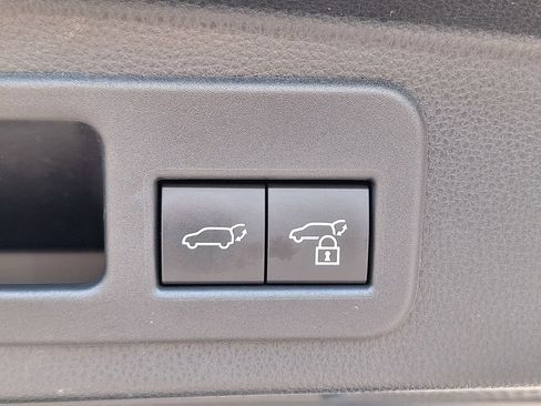Used 2025 Toyota 4Runner Limited AWD/4WD image 35