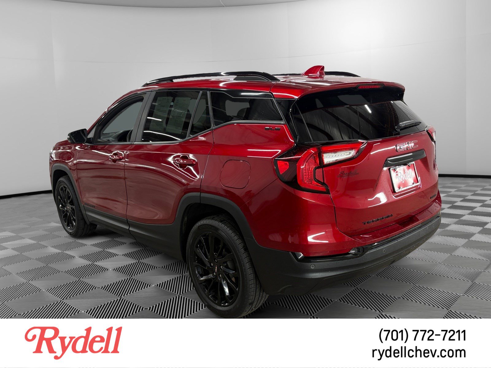 Used 2024 GMC Terrain SLE w/ Driver Convenience Package AWD/4WD image 3