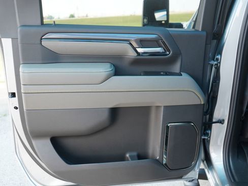 New 2026 Chevrolet Silverado 2500 ZR2 w/ LPO, Dark Essentials Package AWD/4WD image 32