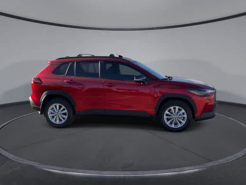 Used 2026 Toyota Corolla Cross LE image 9