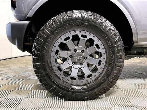 Used 2021 Ford Bronco Outer Banks image 8