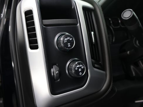Used 2017 GMC Sierra 1500 SLT w/ Suspension Package, Off-Road AWD/4WD image 38