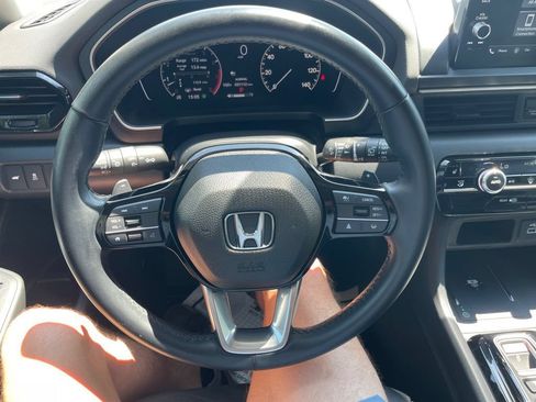 Used 2025 Honda Pilot EX-L image 15