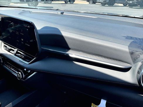 Used 2025 Chevrolet Equinox LT AWD/4WD image 17