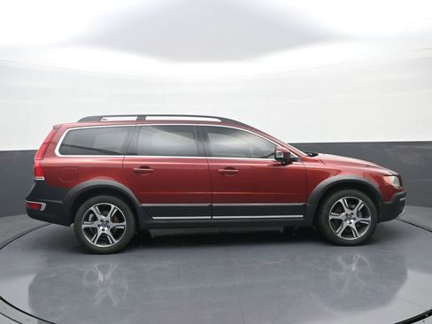 Used 2015 Volvo XC70 T6 w/ Proximity Package AWD/4WD image 8