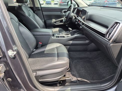Used 2024 Kia Sorento S FWD image 36