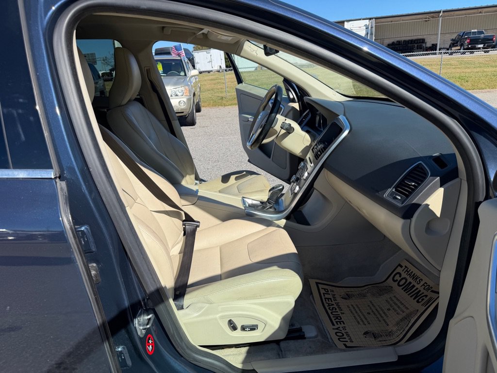 Used 2015 Volvo XC60 T5 AWD/4WD image 15