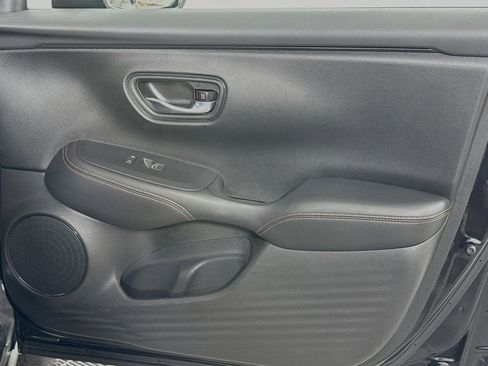 Certified 2025 Honda HR-V Sport image 30