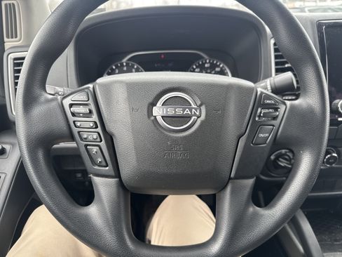 Used 2022 Nissan Frontier SV image 17