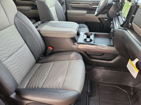 New 2026 Chevrolet Silverado 2500 ZR2 image 19