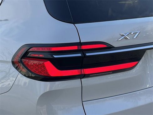 Used 2024 BMW X7 xDrive40i w/ Executive Package image 10
