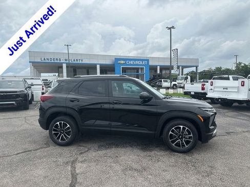 New 2026 Chevrolet TrailBlazer LT FWD image 2