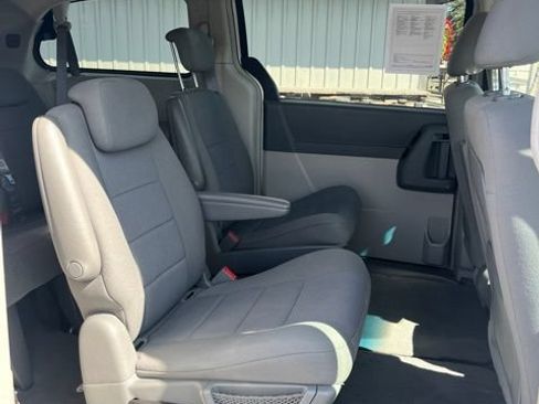 Used 2008 Dodge Grand Caravan SXT w/ Entertainment Group 2 FWD image 36