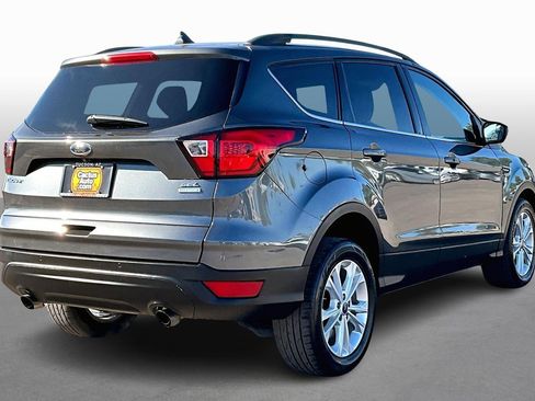 Used 2019 Ford Escape SEL image 2