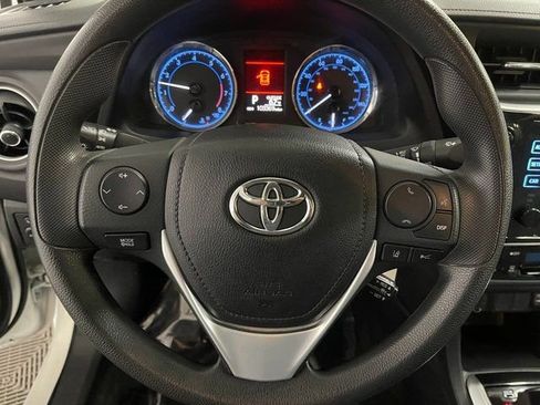 Used 2018 Toyota Corolla LE image 29