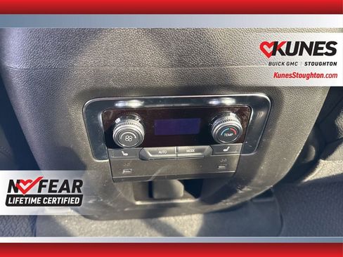 Used 2025 GMC Yukon XL Denali image 8