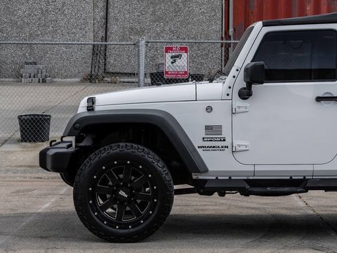 Used 2017 Jeep Wrangler Unlimited Sport w/ Quick Order Package 24S AWD/4WD image 15
