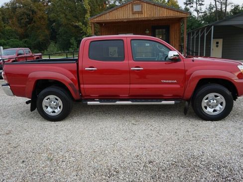Used 2012 Toyota Tacoma PreRunner image 19