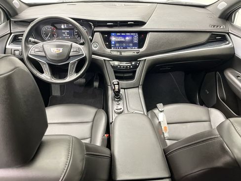 Certified 2025 Cadillac XT5 Premium Luxury image 4