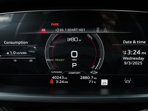 Used 2022 Audi e-tron GT Prestige w/ Prestige Package image 12