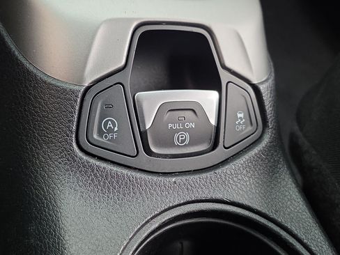 Used 2019 Jeep Compass Latitude w/ Popular Equipment Group FWD image 19