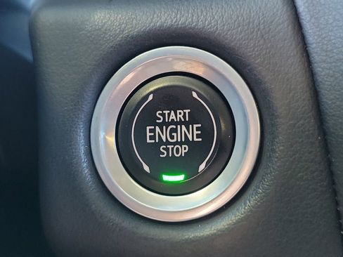 Used 2022 Chevrolet Suburban Premier image 31