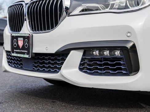 Used 2018 BMW 750i xDrive image 14