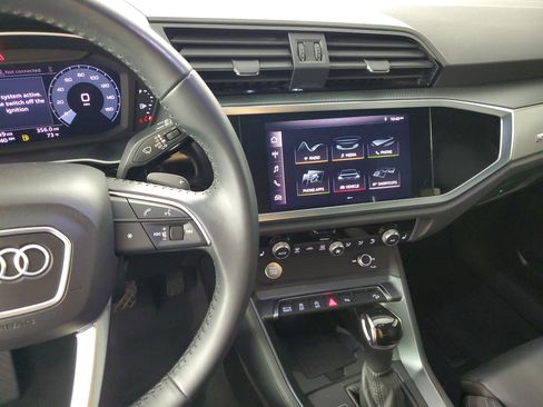 Used 2019 Audi Q3 2.0T Premium Plus image 17
