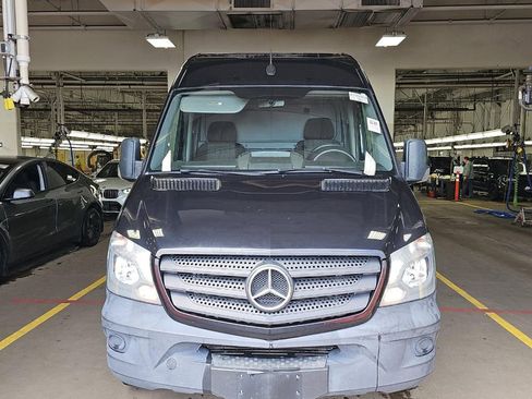 Used 2017 Mercedes-Benz Sprinter 2500 image 2