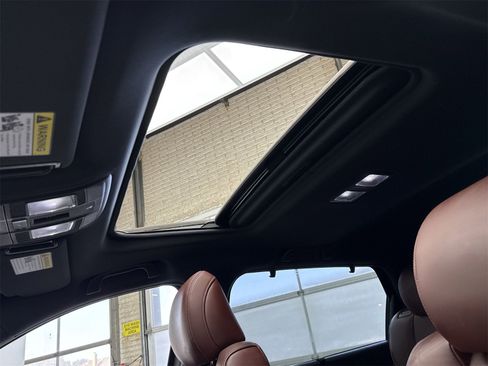 Used 2017 MAZDA CX-9 Signature image 39