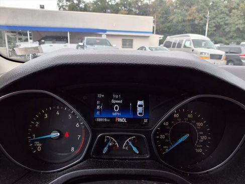 Used 2017 Ford Focus SE image 16