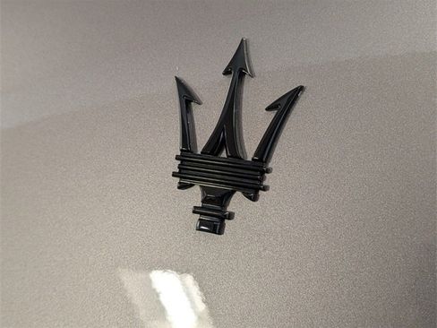 Used 2022 Maserati Ghibli Modena image 14