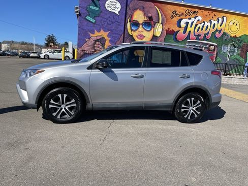 Used 2016 Toyota RAV4 LE image 2