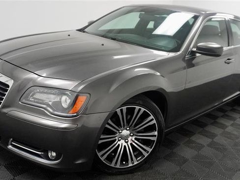 Used 2014 Chrysler 300 S image 2