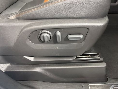 Used 2022 GMC Sierra 1500 AT4 w/ AT4 Premium Package image 8